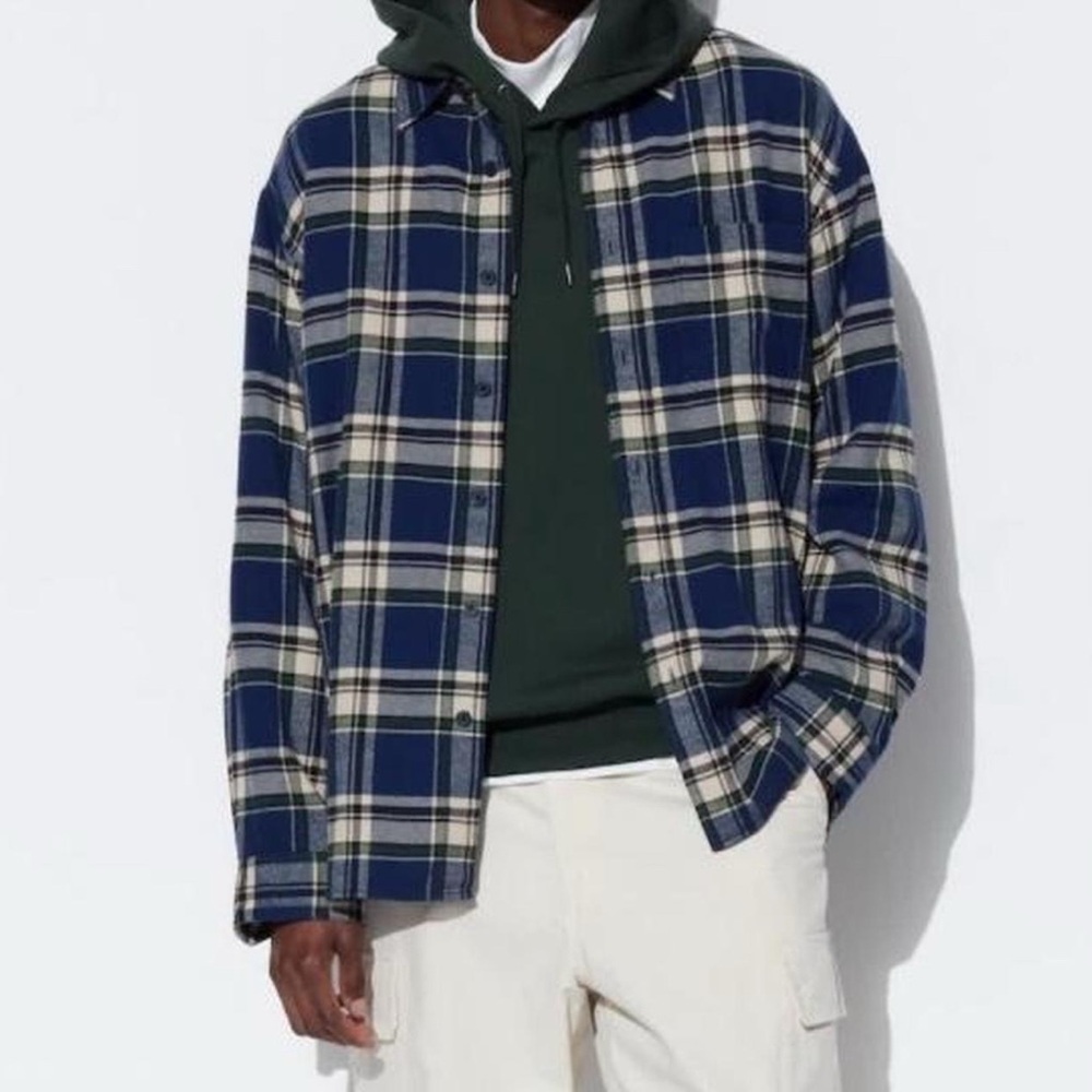 Uniqlo flannel long sleeve shirt